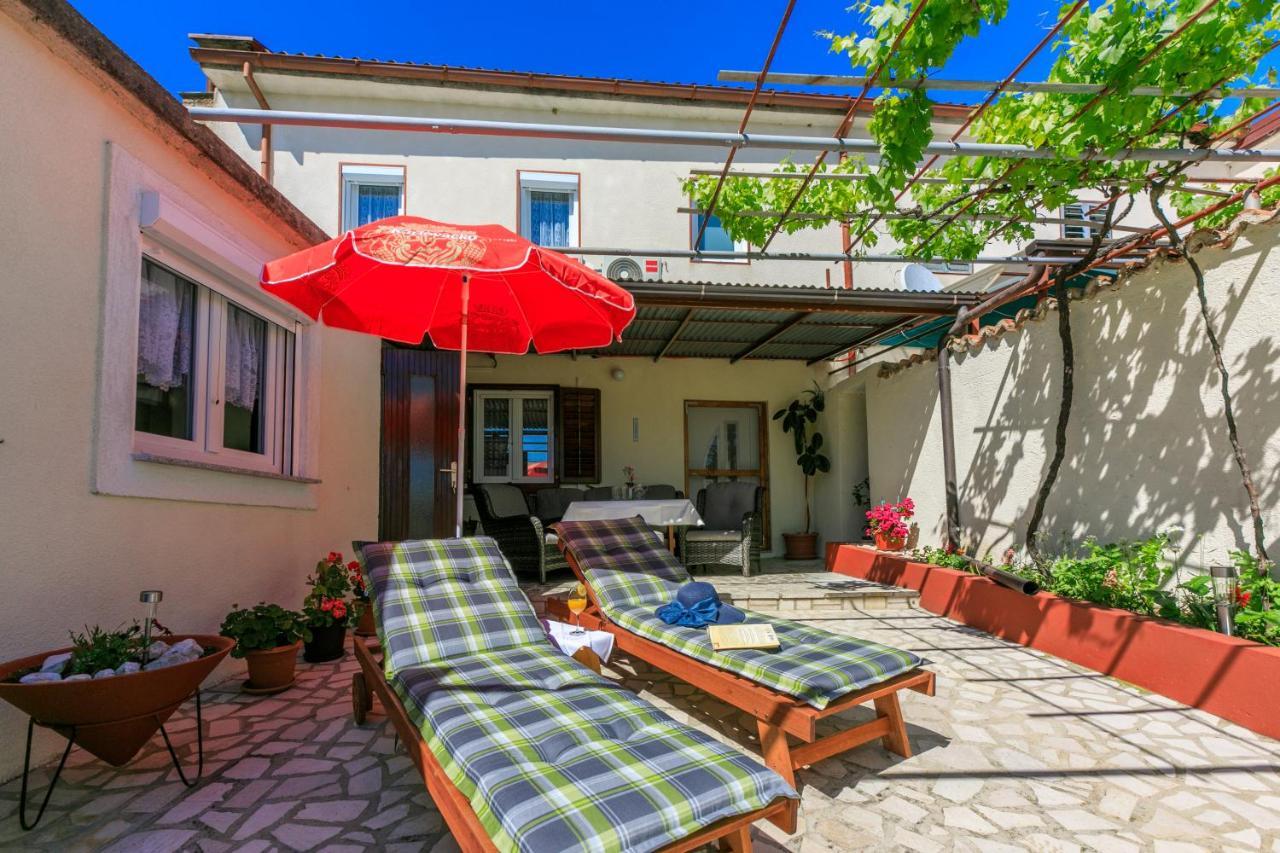 Holiday House Julija Брибир Экстерьер фото