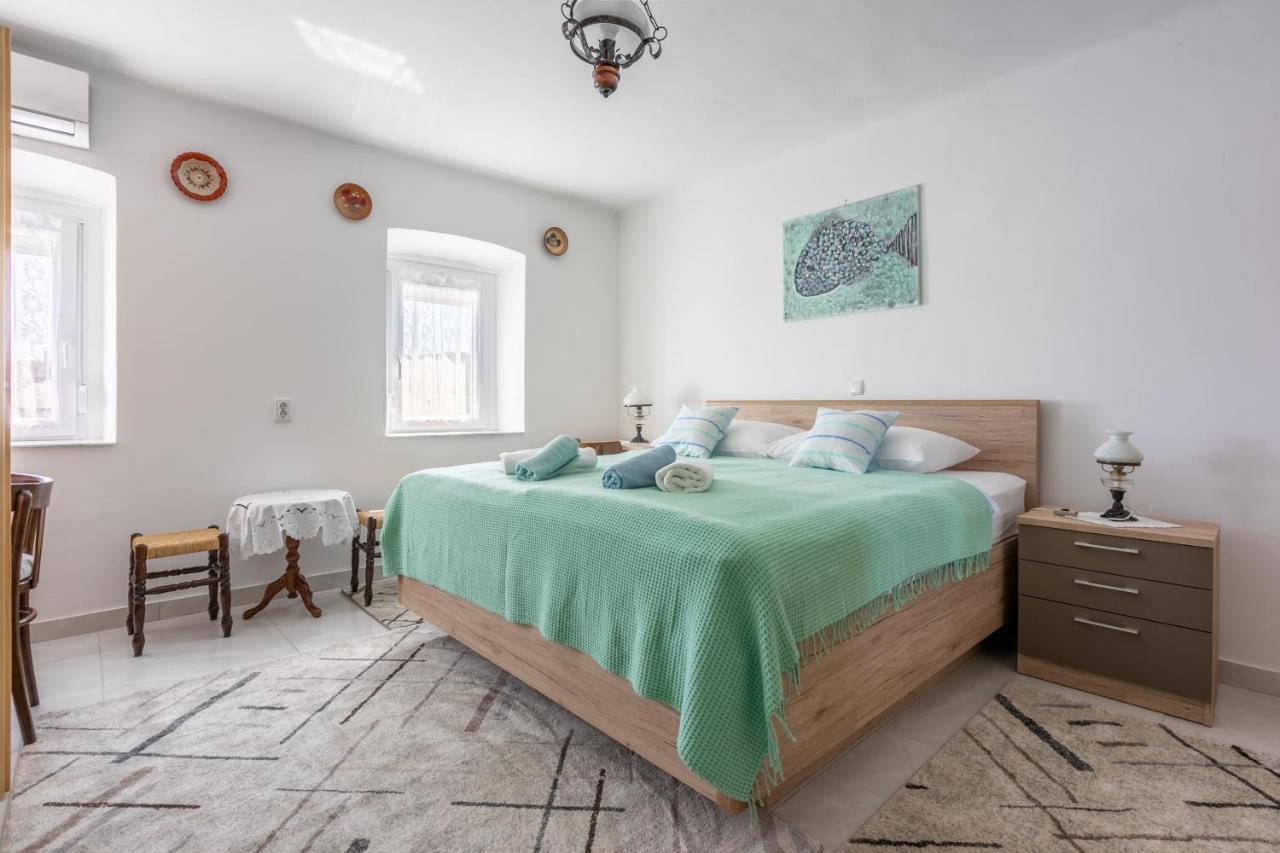 Holiday House Julija Брибир Экстерьер фото