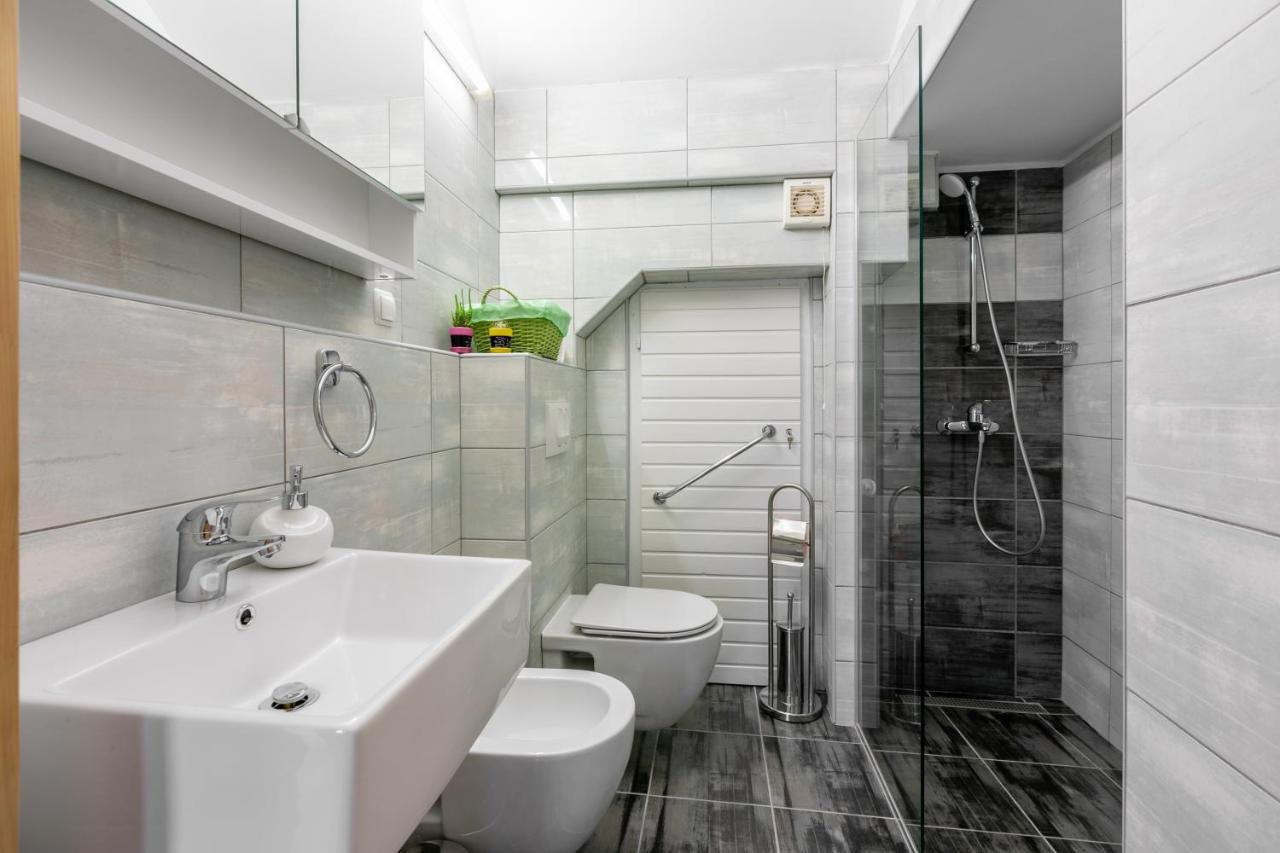 Holiday House Julija Брибир Экстерьер фото