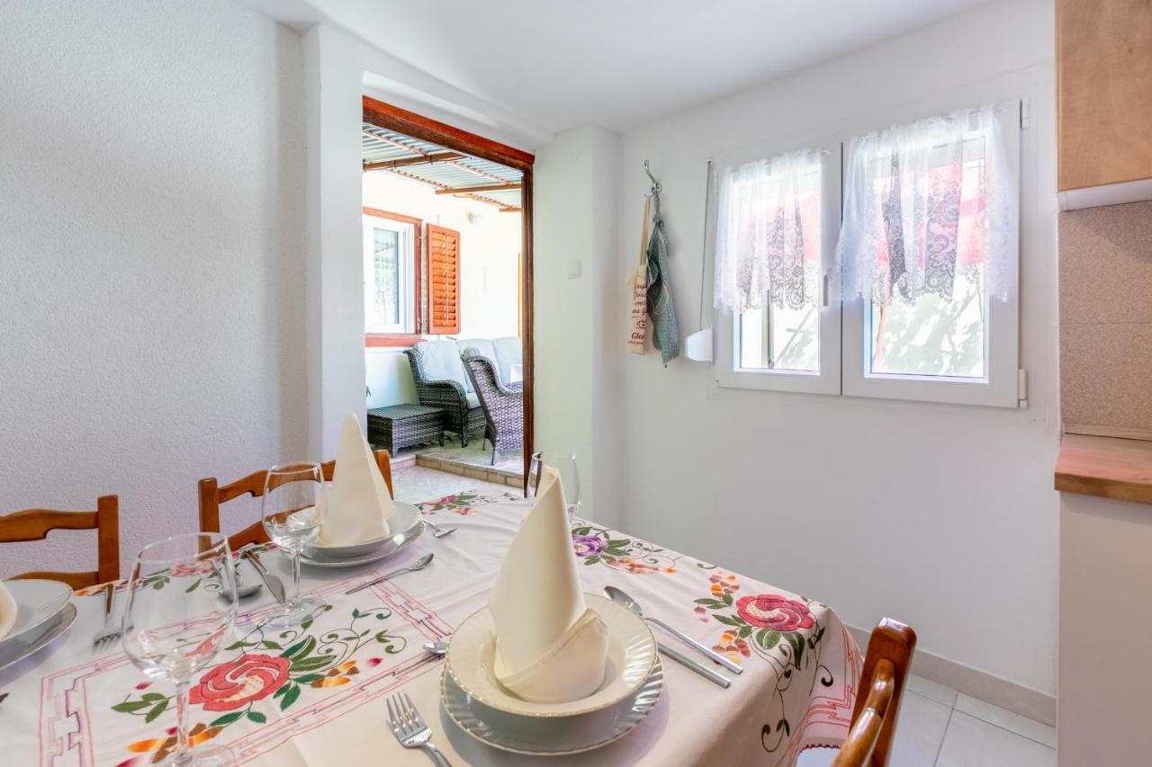 Holiday House Julija Брибир Экстерьер фото