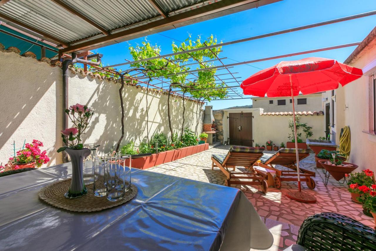 Holiday House Julija Брибир Экстерьер фото